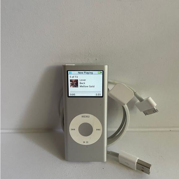 iPod 4gb  a1199 2nd Gen music mp3 music player - works - includes charges - Picture 1 of 2